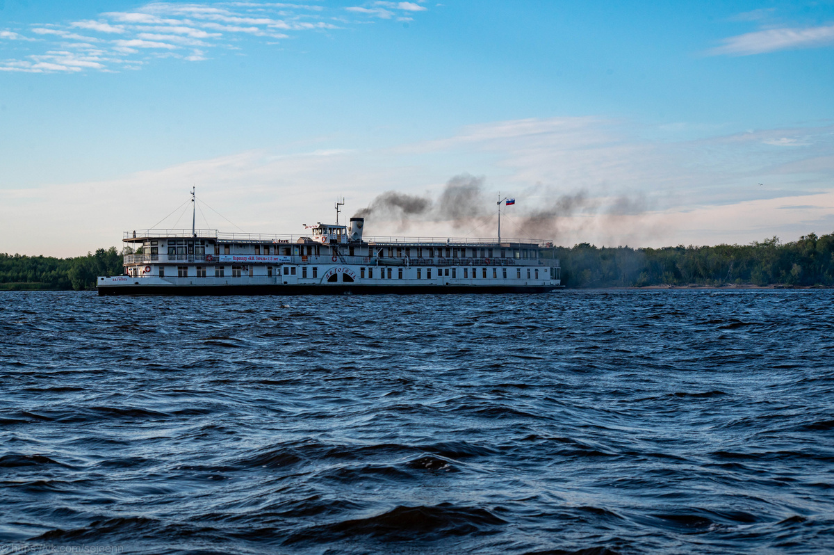Просто картинка. Колёсный пароход Н.В.Гоголь. Северная Двина (в трех километрах от Архангельска, август 2024)