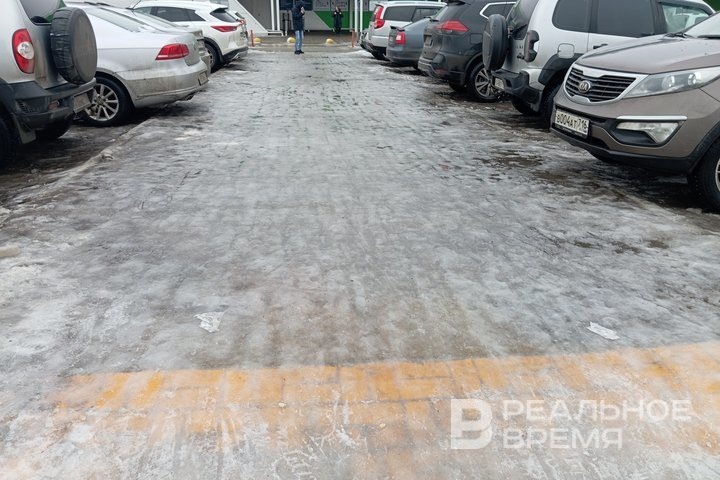 271 жалобу на гололед написали казанцы за последнюю неделю. Инна Серова / realnoevremya.ru