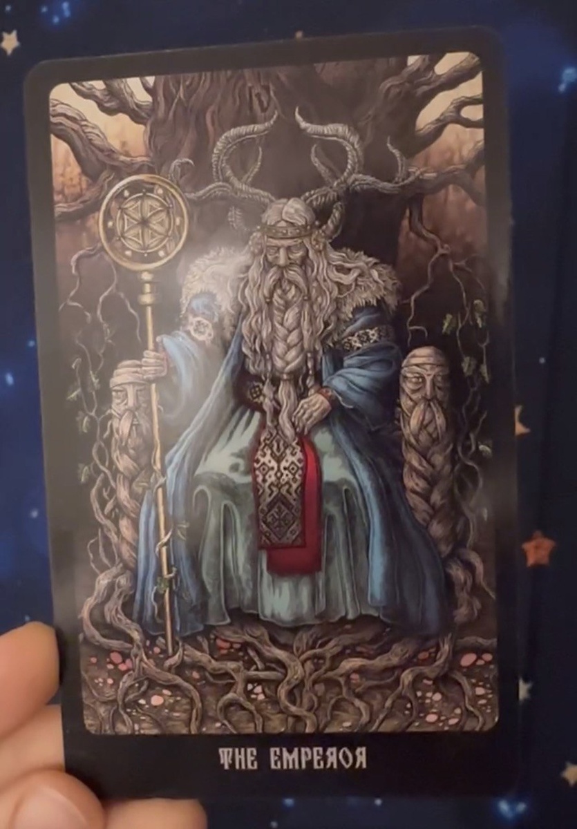 #картадня: Император

Крепко вошла в чат мужская энергия. Это хорошо. Посмотрим, что она потребует и что она даст.
Про аркан дня не буду много писать, предлагаю загрузить его смысл прям в мозг через сказочную историю на дзен

🔻🔻🔻
 https://dzen.ru/a/ZoVZ2VDEYT5iSji1
🔺🔺🔺

Активирует удачу: мужчины, символы из сказки в статье, смело идти на конфронтацию, отстаивая свои интересы

