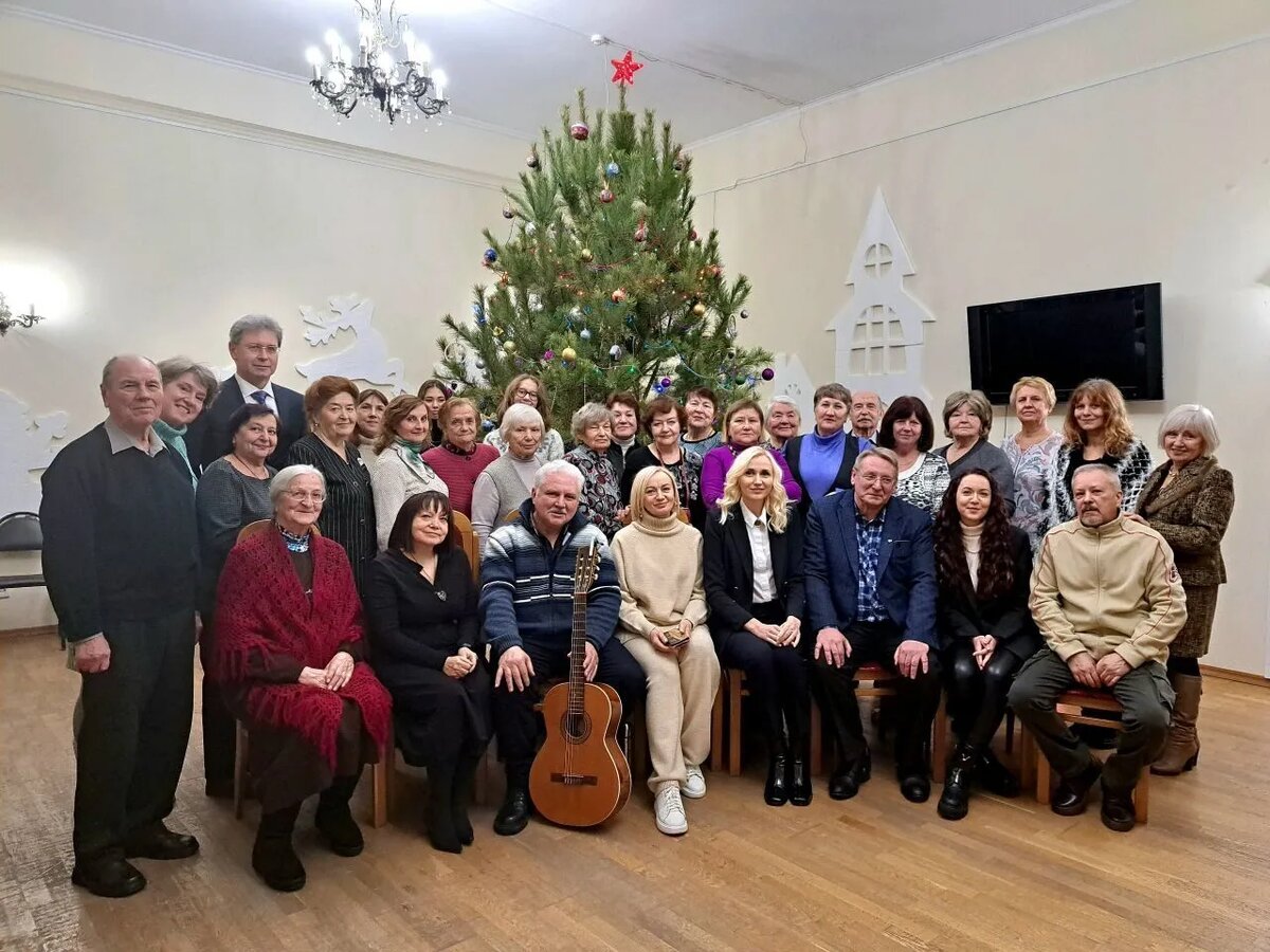 Фотография прошлогоднего журналистского вечера, – найдите 15 отличий!