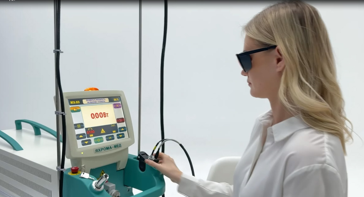 10 дюймовый тач-скрин дисплей