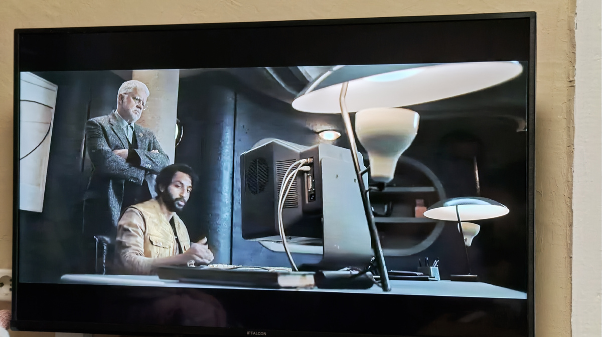 Пара кадров из сериала 