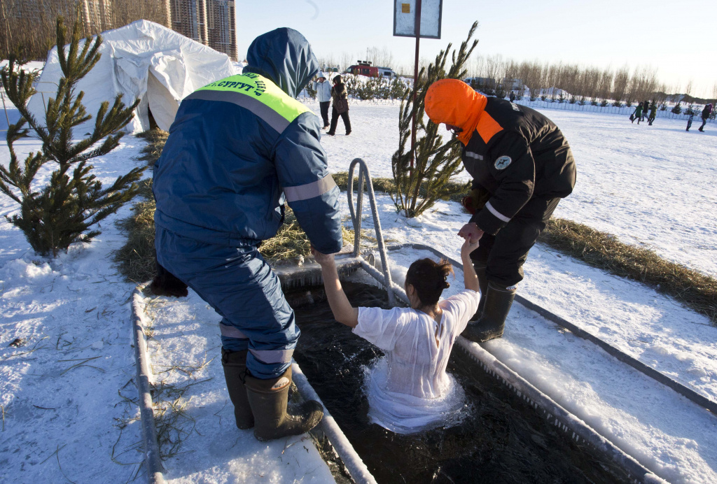    Богоявленская вода