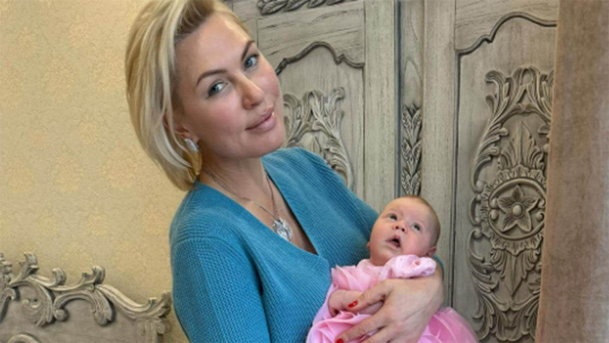 Наталья Рагозина с внучкой Майей. Фото: соцсети Натальи Рагозиной