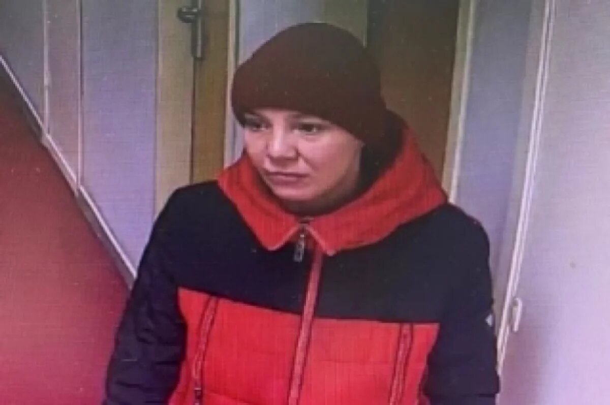    За кражу шубы в Новосибирске разыскивают подозреваемую женщину