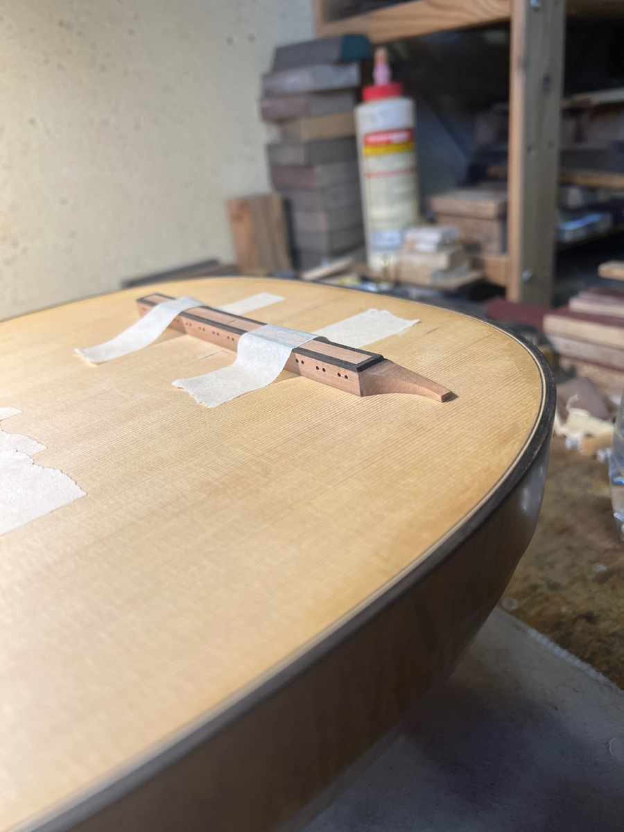 Примерка подставки на лютне