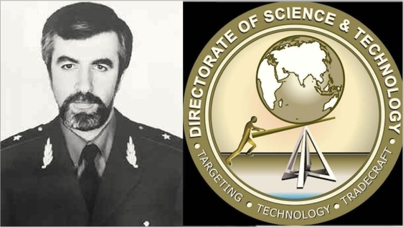 Генерал-майор ФСК РФ в отставке Евгений Савостьянов (1993 г.) и печать департамента технологий ЦРУ