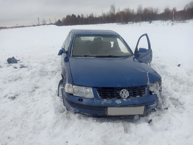    На трассах Кировской области перевернулись две машины