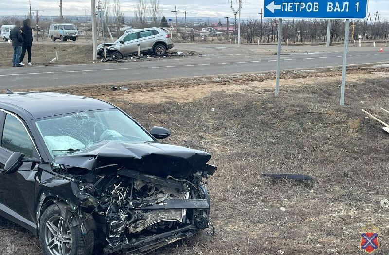    На месте ДТП (фото: пресс-служба ГУ МВД России по Волгоградской области)