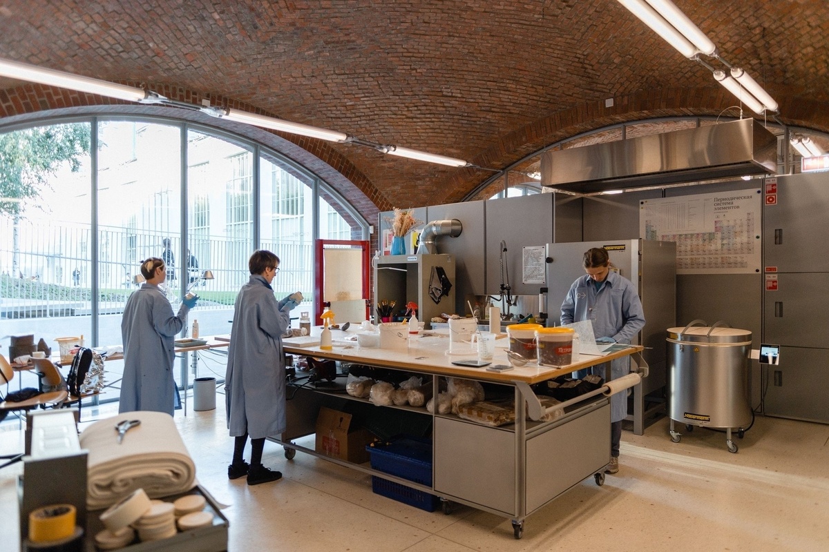 Антон Сидько, Евдокия Дергилёва, Ирина Сафонова, участники программы ColLab
Фото: Глеб Леонов