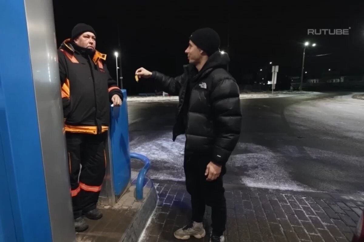    Блогер Дима Гордей посетил Рязань с целью подарить счастливчику Ладу Приора