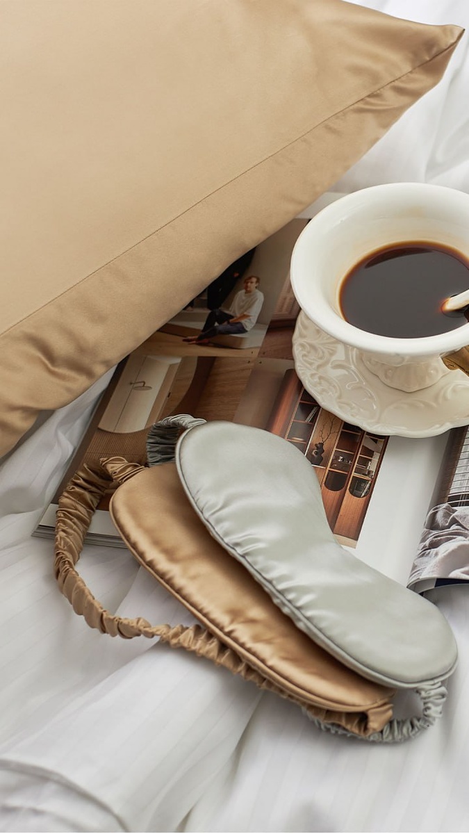 Маска для сна из натурального шелка  - 2 690 руб.