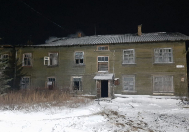    Появились фото страшного пожара в Карелии, где сгорели четыре квартирыОПС по Кемскому району