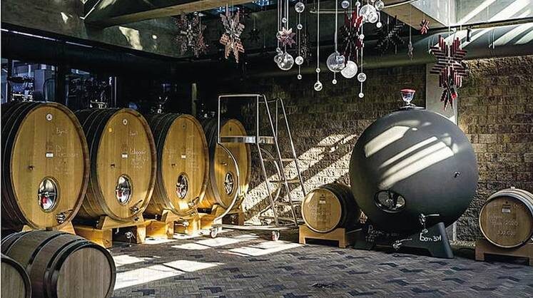    monocle.ru Винодельня «Имение “Сикоры”» в долине Семигорье под Новороссийском