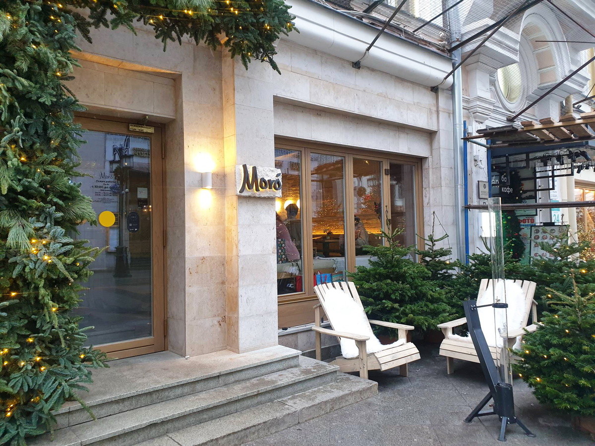 Вход в ресторан Moro