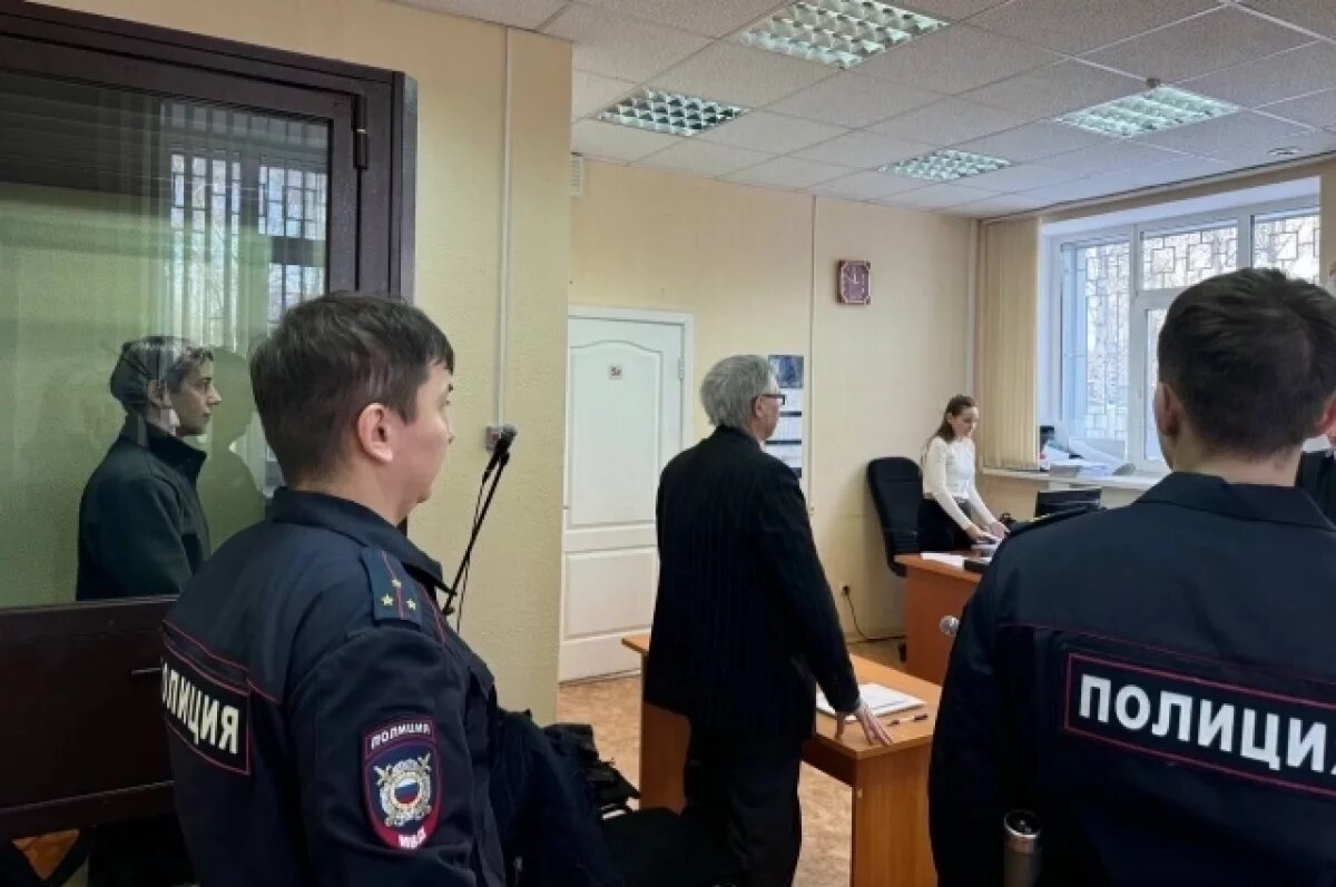    Жителя Ижевска, зарезавшего знакомого, заключили под стражу в зале суда