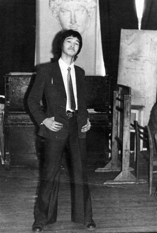 Виктор Цой в училище имени Серова. фото из семейного архива