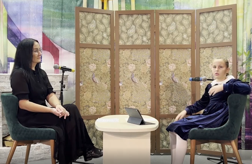 Ведущая Селин Тач и её мама Виктория Борисовна Тач во время записи подкаста