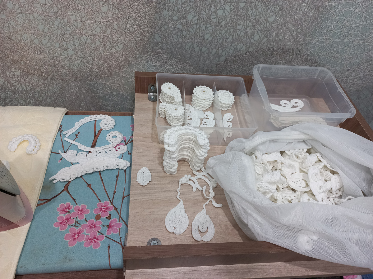 Я почти все элементы на жакет навязала.