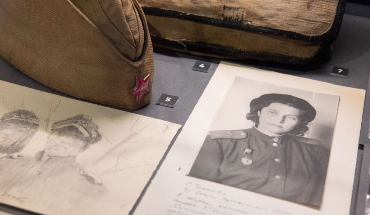     Выставка «Семейные реликвии» в Музее Победы Источник: victorymuseum.ru Автор фото: Пресс-служба Музея Победы
