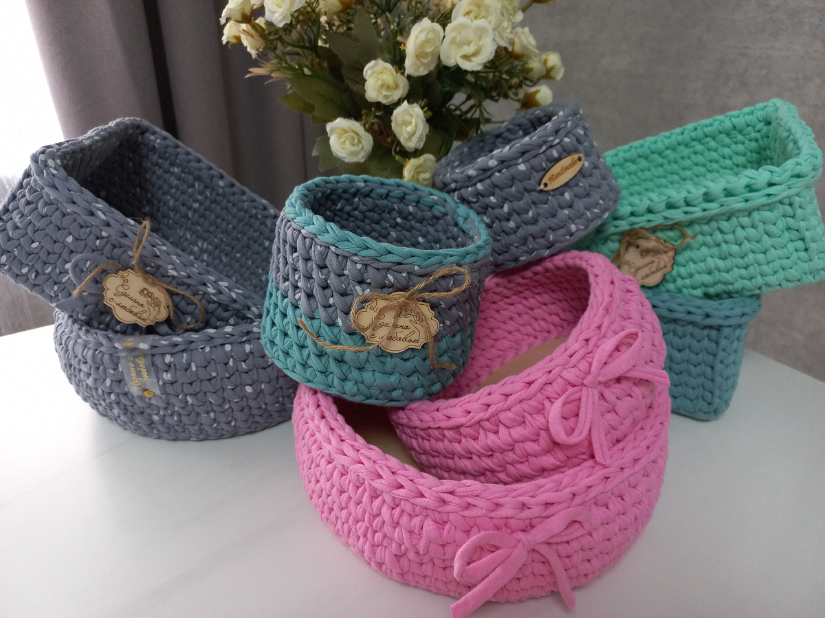 Часть моих навязаных корзинок