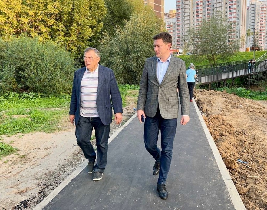 На территории с депутатом Московской городской Думы Козловым А.М. (фото со страницы в ВК)