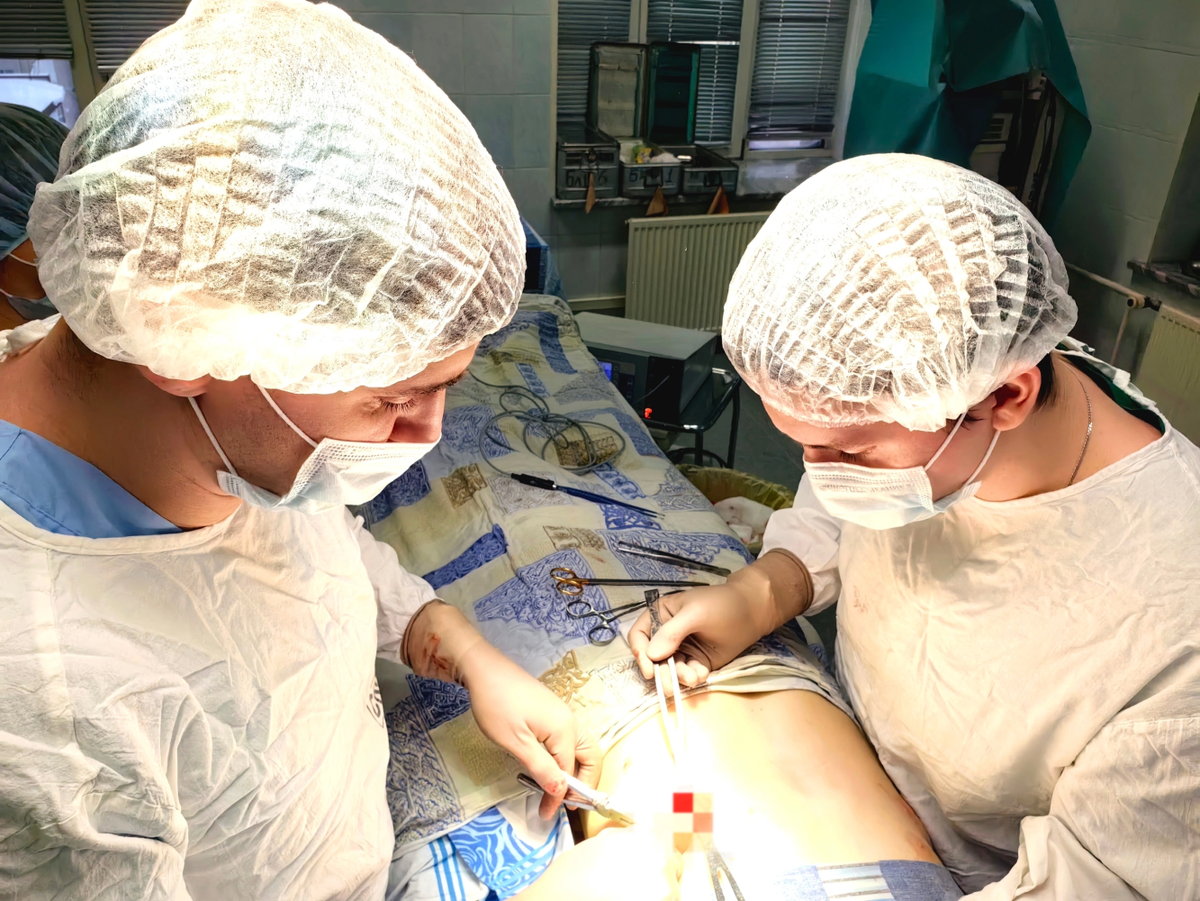    Лопнувшая в груди жителя Сургута металлическая пластина едва не пронзила ему сердце