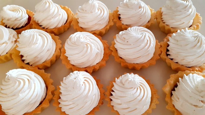 Корзиночки из песочного теста с белково-заварным кремом!