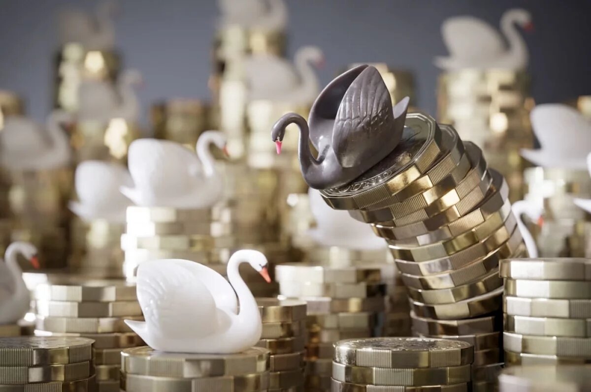    Темная стая.