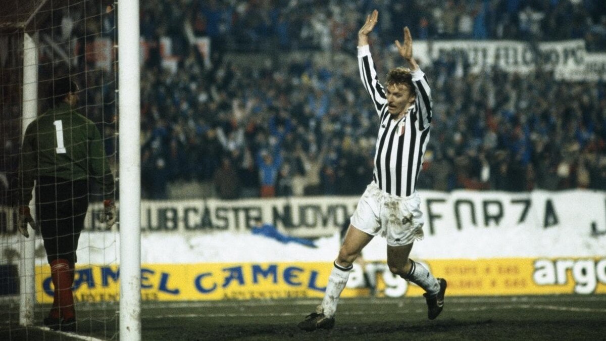 Zbigniew Boniek scores against Liverpool in the 1984 UEFA Super Cup
©Getty Images