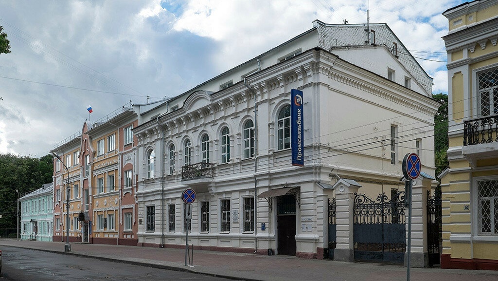 Дом 12 по ул. Карла Маркса г. Смоленска. 