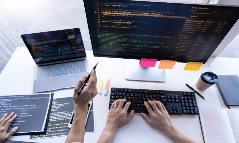 Applications programmer