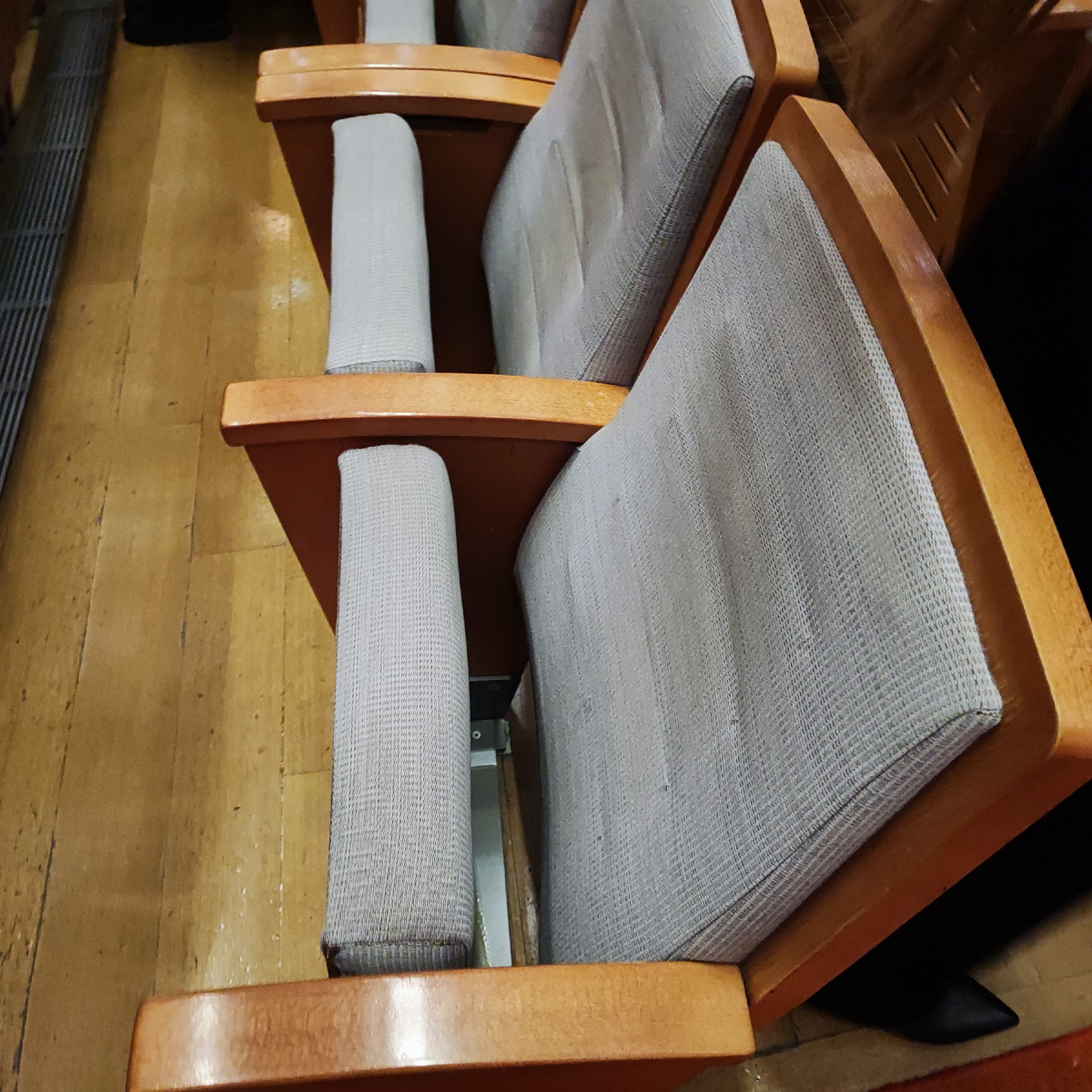 кресла в театре