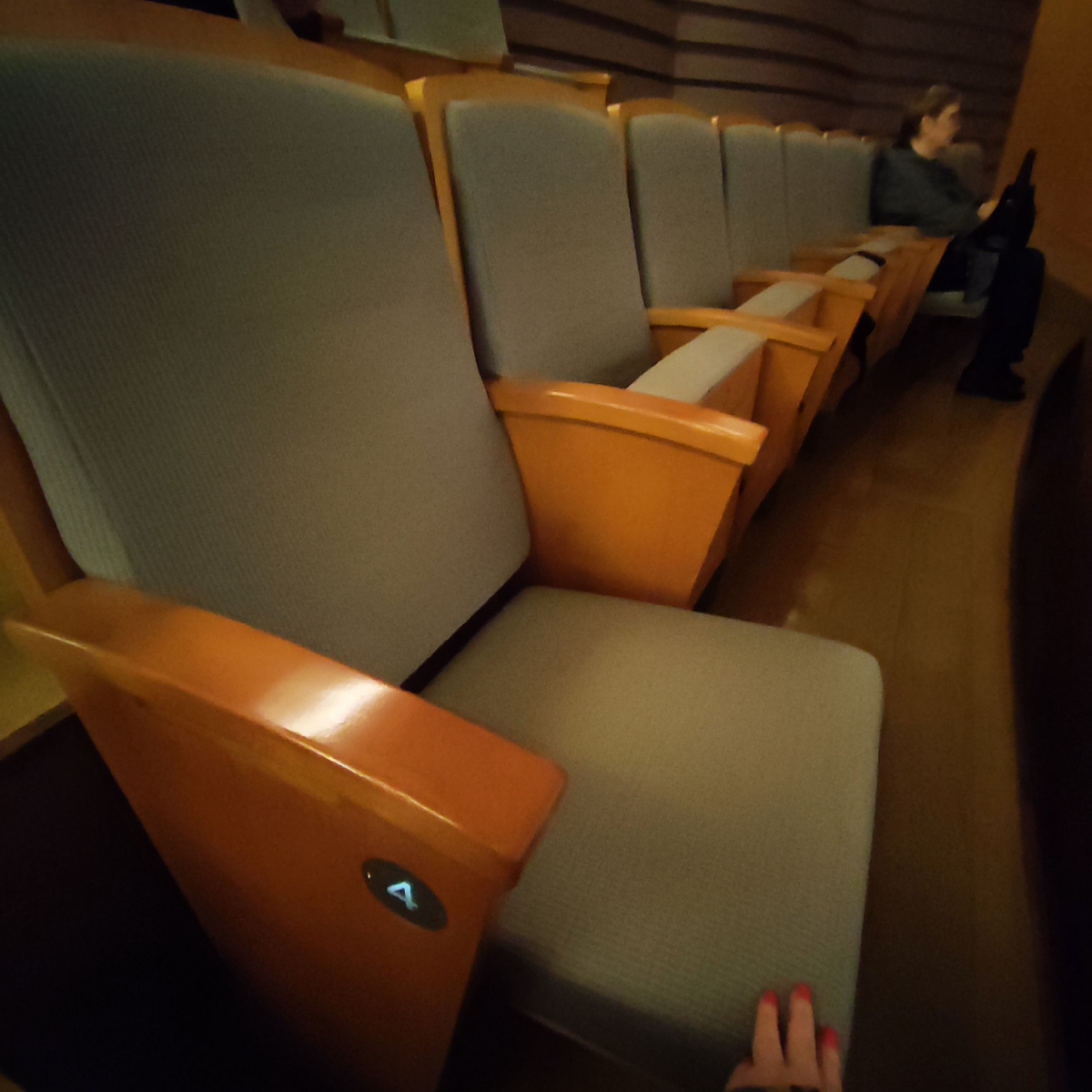 кресла в театре