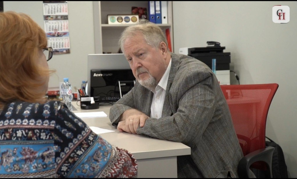 Прием депутатом Сергеем Обуховым москвичей. Фото Свободной Прессы.