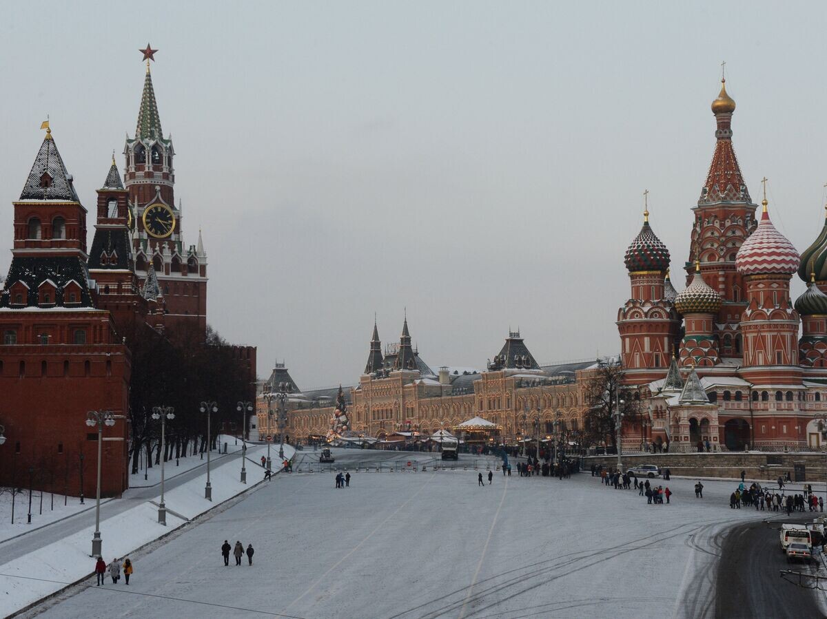    Васильевский спуск и Красная площадь в Москве© РИА Новости . Наталья Селиверстова