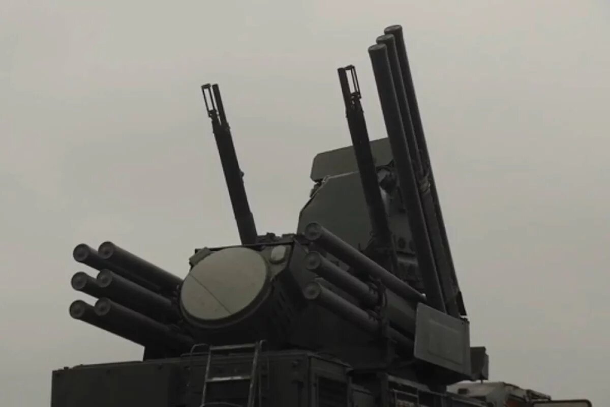    МО показало видео боевого дежурства ЗРПК «Панцирь-С» в Курской области