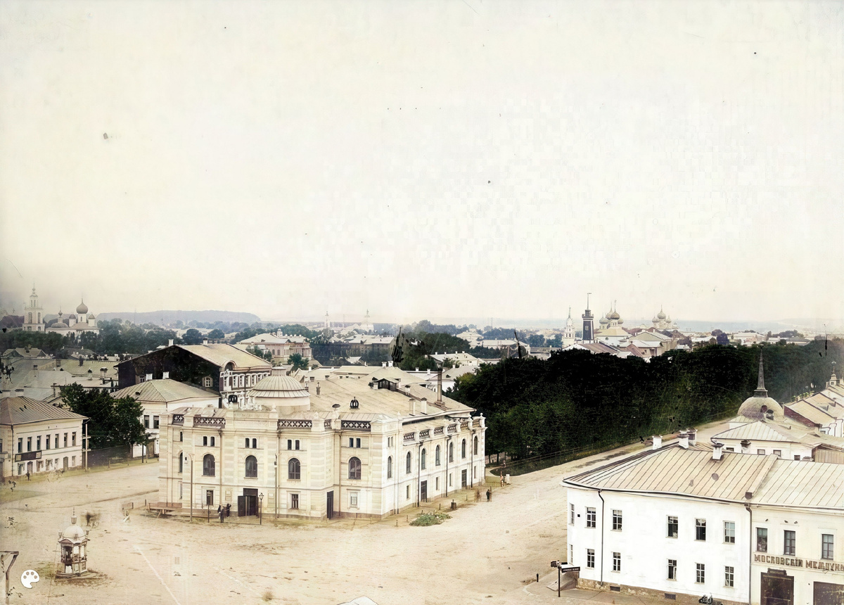 Ярославль - Панорама Театральной площади и Казанского бульвара