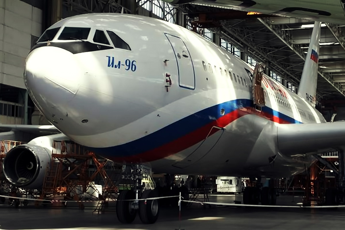  Ил-96-300