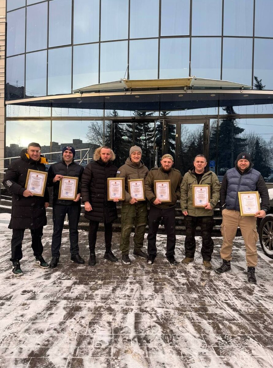 Сообщество «Предприниматели Патриоты» во главе с его основателем Вячеславом Варяниковым участвовали в гуманитарной миссии под названием «Дорога жизни»