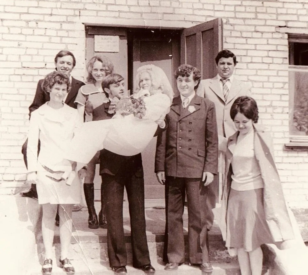 Фото студенческой свадьбы 70-х годов. Из свободных источников сети интернет.