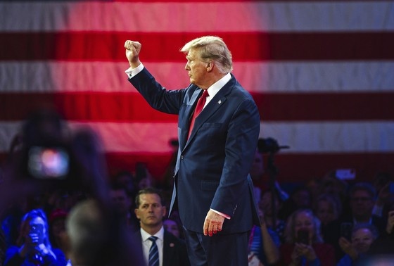    Дональд Трамп