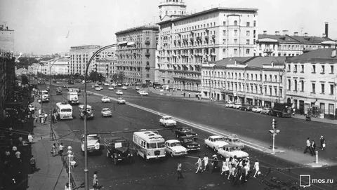 Садовое кольцо в районе Сухаревки. 1969 год. Из интернета. Господи, хорошо -то как было!