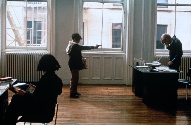 Пролистните изображение, чтобы увидеть следующий кадр из фильма «Я стреляла в Энди Уорхола» (1995)