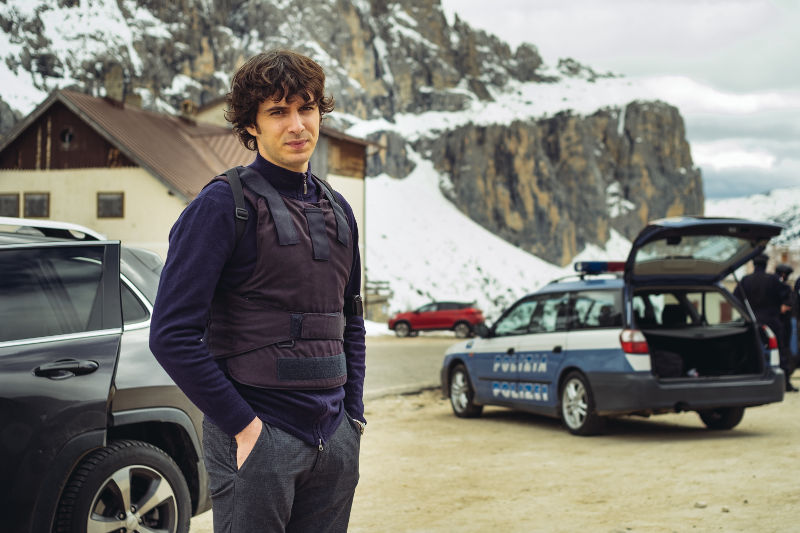 Кадр из сериала “Сквозь Альпы”