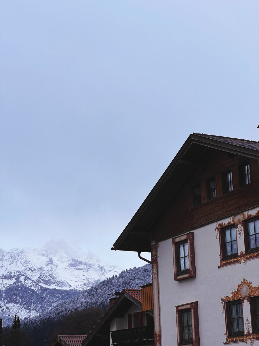 Иллюстрация 2. Вид на Гармиш-Партенкирхен