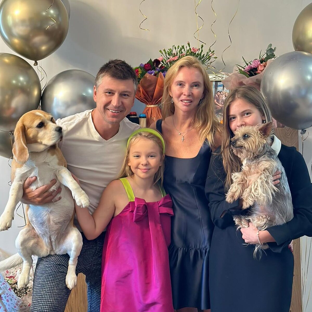    Алексей Ягудин и Татьяна Тотьмянина с детьми и питомцамиСоцсети Алексея Ягудина