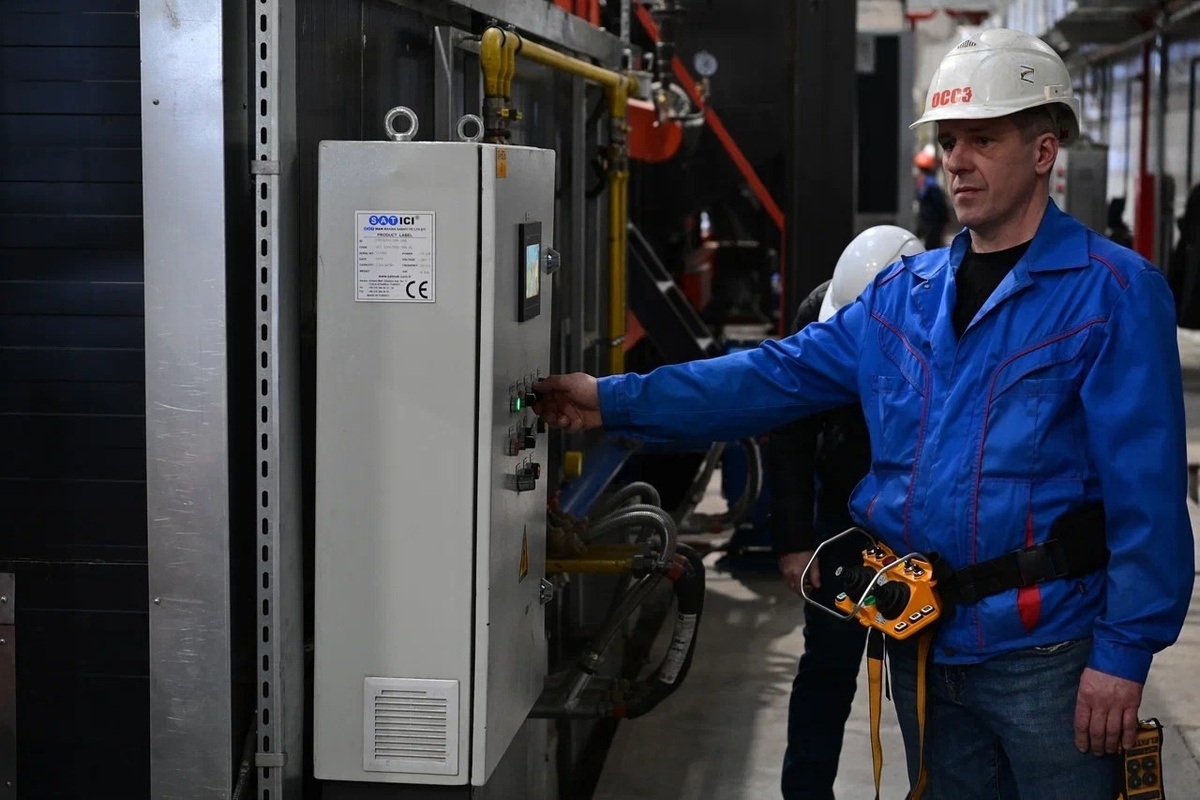    Линия очистки и окраски металла. Фото: "Республика"/ Сергей Юдин