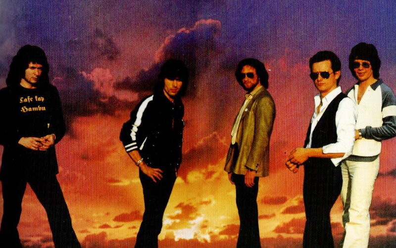 Найди Боннета по причёске.