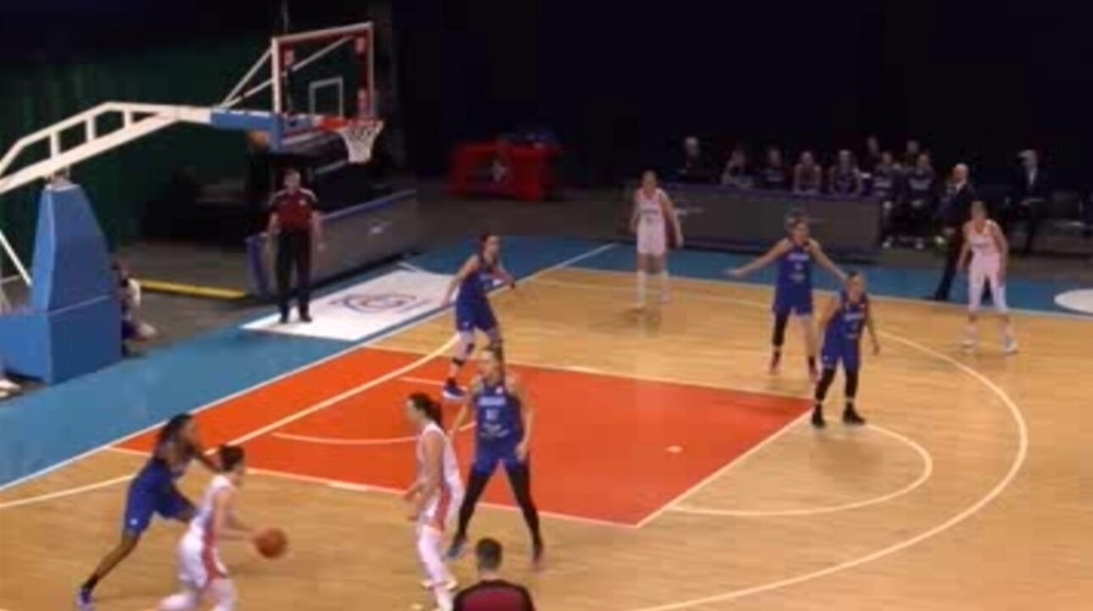    Курское "Динамо" продолжает побеждать